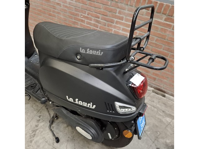 E-scooter, la souris, e-sourini - afbeelding 33 van  37