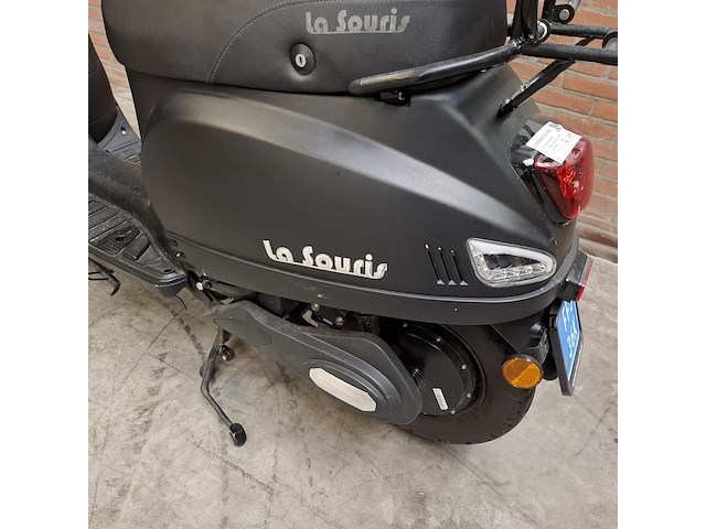 E-scooter, la souris, e-sourini - afbeelding 36 van  37