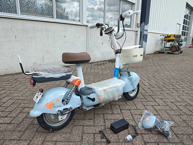 E-scooter - afbeelding 1 van  17