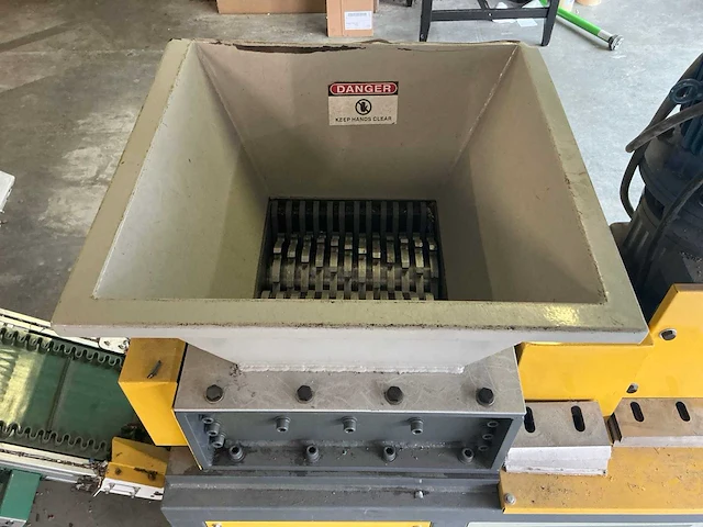 E-waste r-tmj-100 koper recycling machine / granulator met shredder - afbeelding 17 van  31