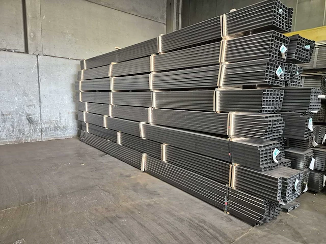 E235 + cr1 s2 stalen kokerprofielen (21.600kg) - afbeelding 1 van  18