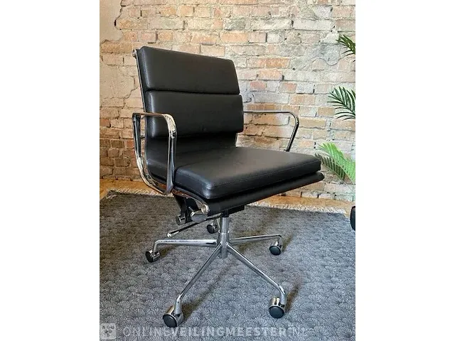 Eames ea217 bureaustoel in zwart leer, replica, zwart, 2022 - afbeelding 1 van  10