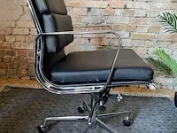 Eames ea217 bureaustoel in zwart leer, replica, zwart, 2022 - afbeelding 3 van  10