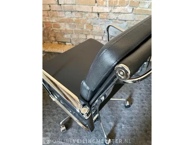 Eames ea217 bureaustoel in zwart leer, replica, zwart, 2022 - afbeelding 8 van  10