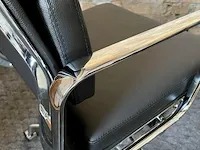 Eames ea217 bureaustoel in zwart leer, replica, zwart, 2022 - afbeelding 9 van  10