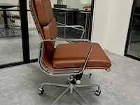 Eames ea219 softpad bureaustoel in cognac leer, replica, cognac / chroom - afbeelding 3 van  9