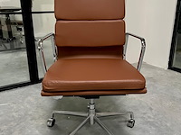Eames ea219 softpad bureaustoel in cognac leer, replica, cognac / chroom - afbeelding 2 van  9