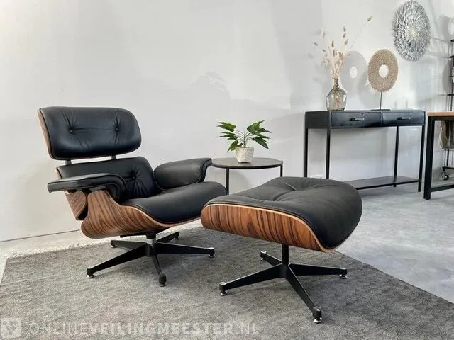 Eames lounge chair met ottoman in palissander en echt zwart leer, palissander / zwart - afbeelding 1 van  13