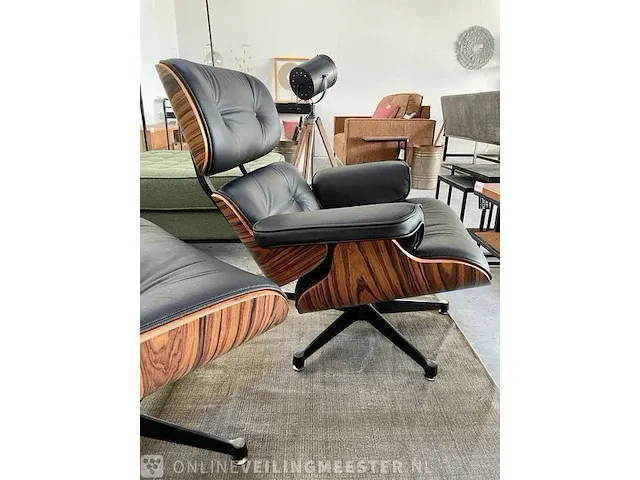 Eames lounge chair met ottoman in palissander en echt zwart leer, palissander / zwart - afbeelding 9 van  13