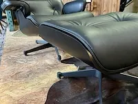 Eames lounge chair met ottoman in zwart essen en echt zwart leer, zwart - afbeelding 9 van  9