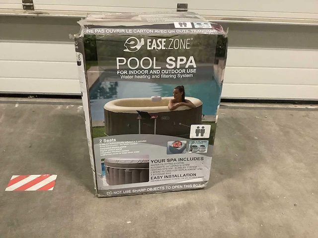 Ease zone - pool spa - afbeelding 1 van  3