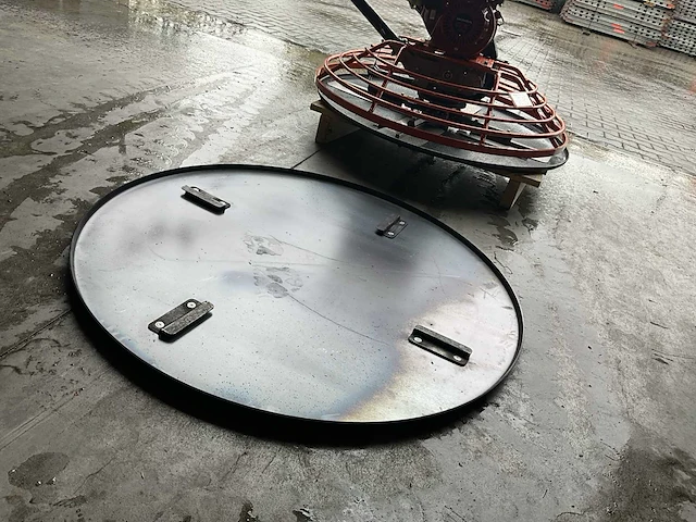 Easy-going - mangaanstaal - afwerkbladen schuur schijf pan - trowelmachine - 2024 - afbeelding 1 van  7