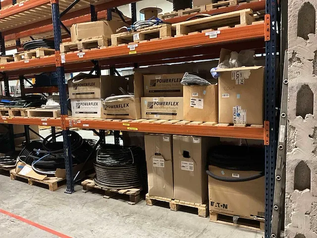 Eaton diverse rubberen hydrauliek slangen - afbeelding 1 van  10