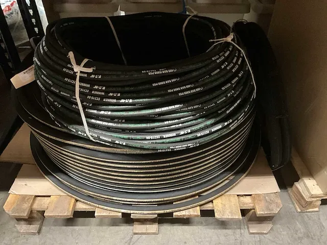 Eaton diverse rubberen hydrauliek slangen - afbeelding 5 van  10