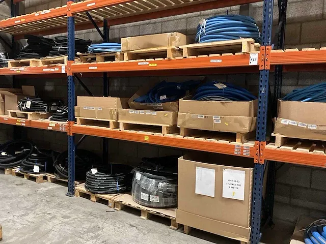 Eaton diverse rubberen hydrauliek slangen - afbeelding 1 van  12
