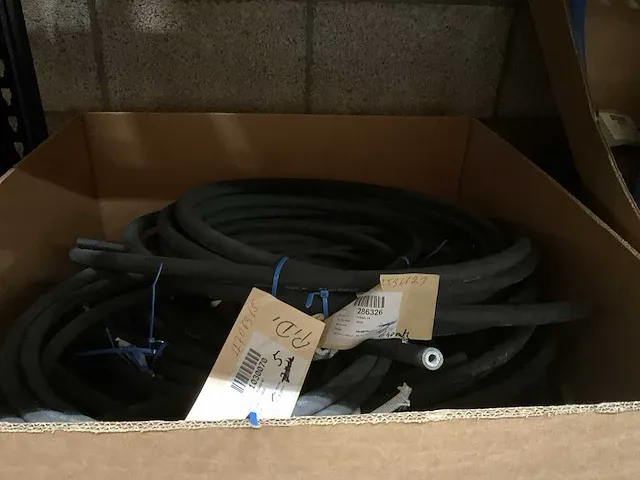 Eaton diverse rubberen hydrauliek slangen - afbeelding 12 van  12