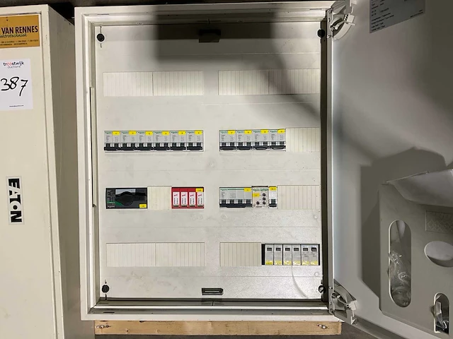 Eaton ewk05061 schakel-/groepenkast - afbeelding 2 van  6