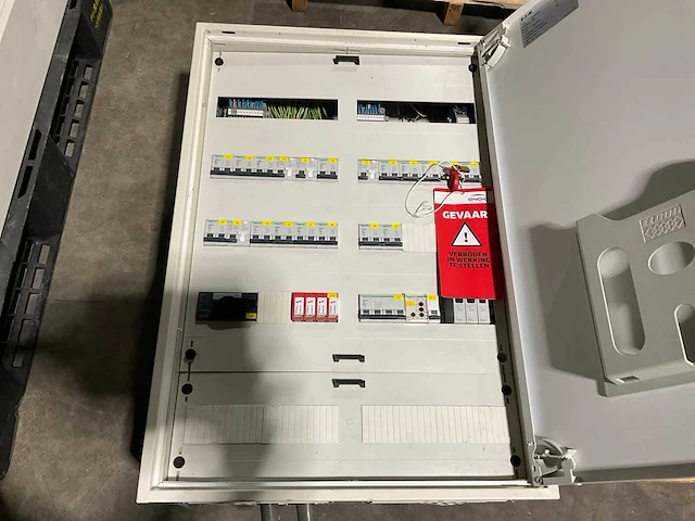 Eaton ewk08051 schakel-/groepenkast - afbeelding 2 van  6