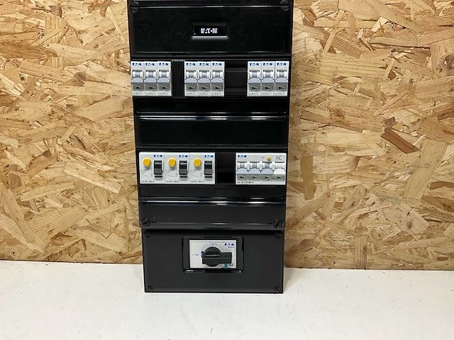 Eaton groepenkast - afbeelding 1 van  9