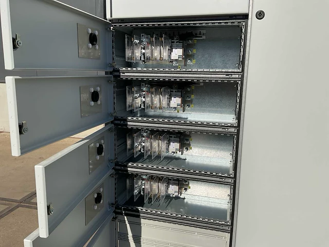 Eaton schakelkast verdeler - afbeelding 3 van  24