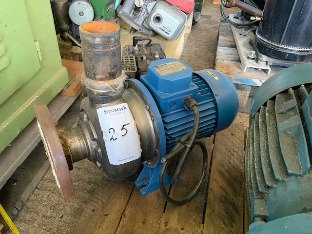 Ebara dwc-n 500/1,5 centrifugaalpomp - afbeelding 1 van  3