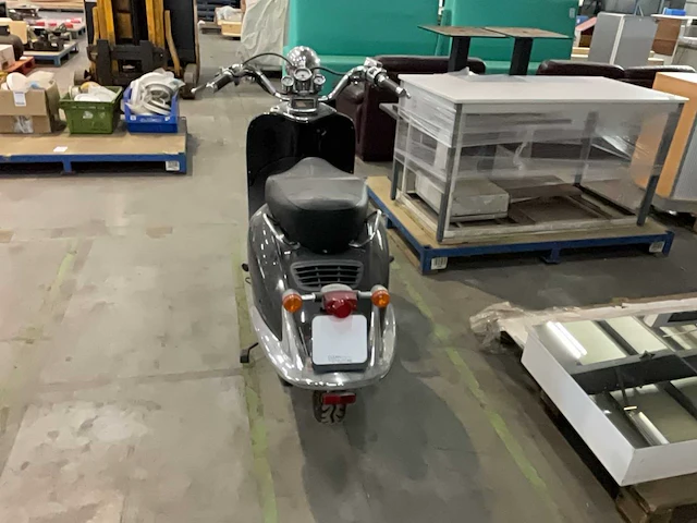 Ebretti scooter - afbeelding 4 van  9