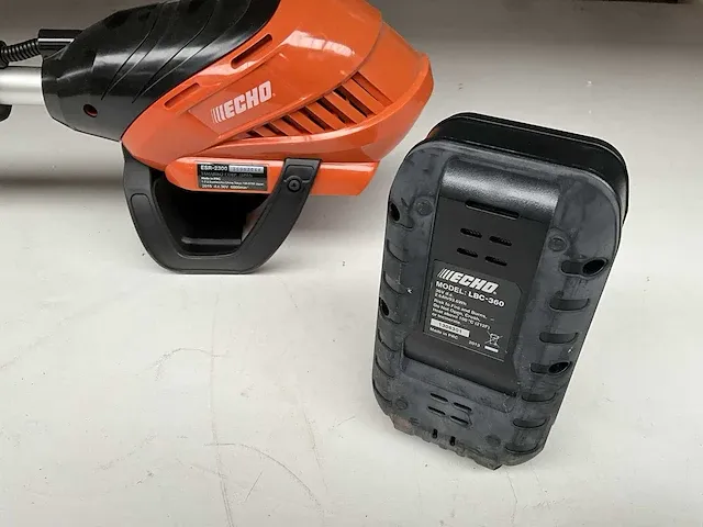 Echo esr-2300 accu grastrimmer - afbeelding 2 van  11