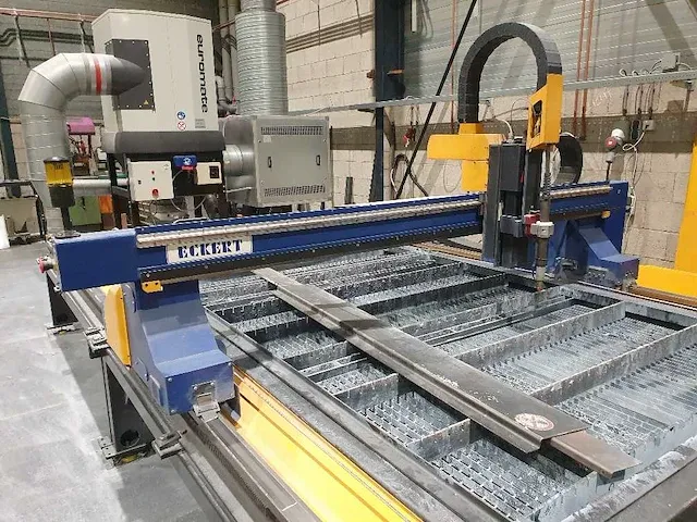 Eckert - topaz s 1530 - plasmasnijmachine - 2007 - afbeelding 2 van  11