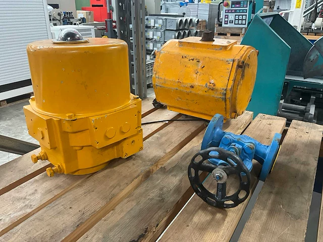 Econosto el-200 actuator met kogelafsluiter - afbeelding 1 van  5