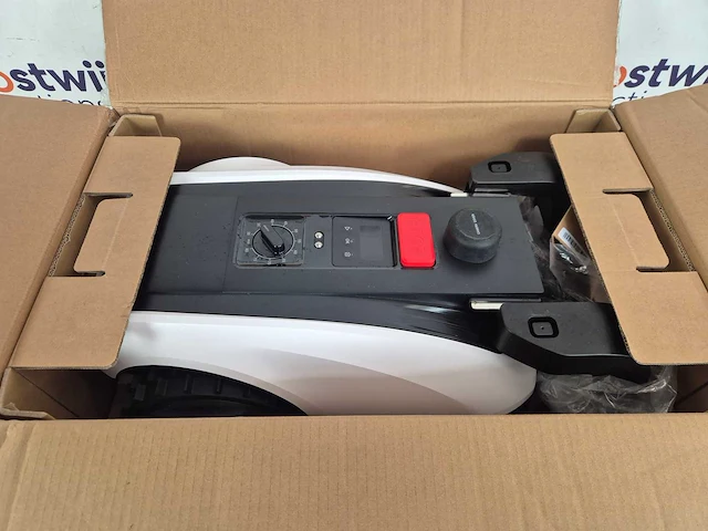 Ecovacs goat o500 panorama - lidar navigatie - 500m2 - robotgrasmaaier - afbeelding 3 van  3