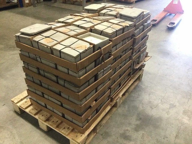 Ed - ff598 - pallet vol met tuinkaarsen maat m. - afbeelding 5 van  7