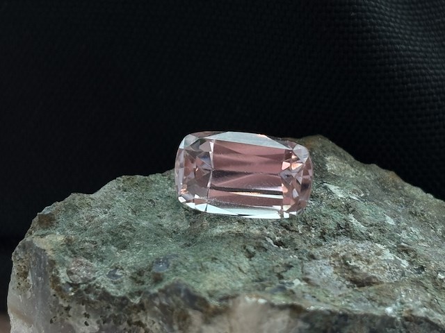 Edelsteen - 14.83 carat natuurlijke kunziet - afbeelding 1 van  5