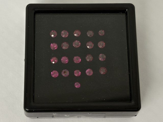 Edelsteen - 2.03 carat natuurlijke robijn - afbeelding 1 van  2