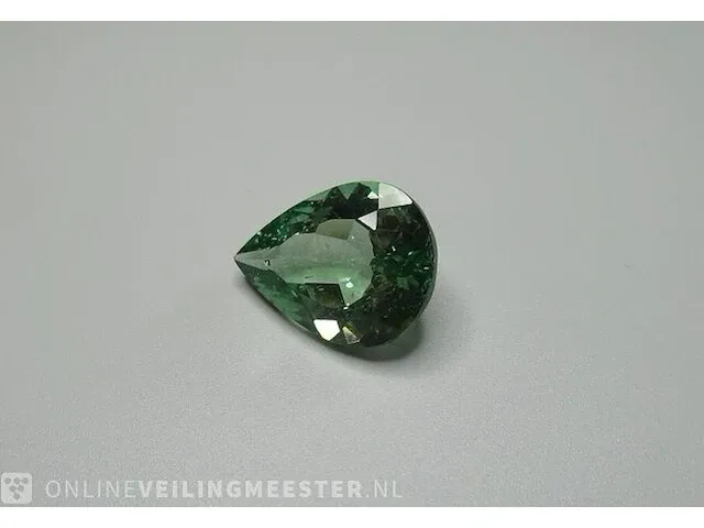 Edelsteen, 11.98 ct natural unheated apple green apatite - afbeelding 10 van  13