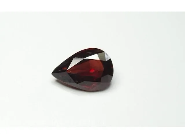 Edelsteen, 3.83 ct red spinel maesai,thailand - afbeelding 7 van  8