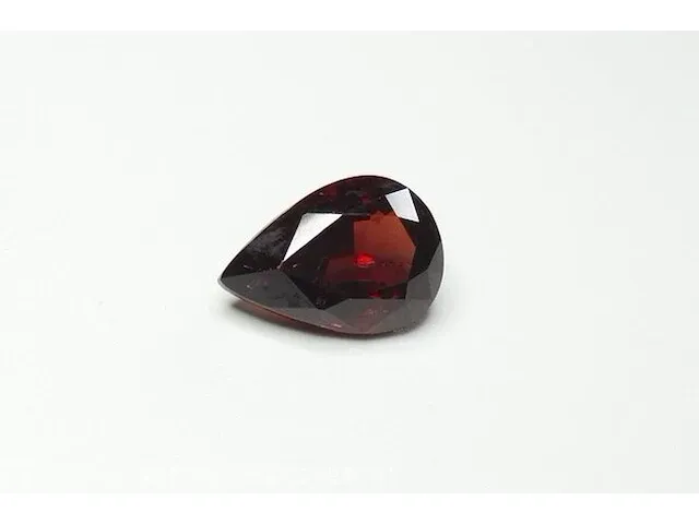 Edelsteen, 3.83 ct red spinel maesai,thailand - afbeelding 8 van  8