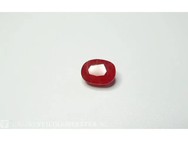 Edelsteen, 3.90ct pinkish red sapphire. - afbeelding 2 van  7