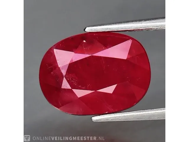 Edelsteen, 3.90ct pinkish red sapphire. - afbeelding 6 van  7