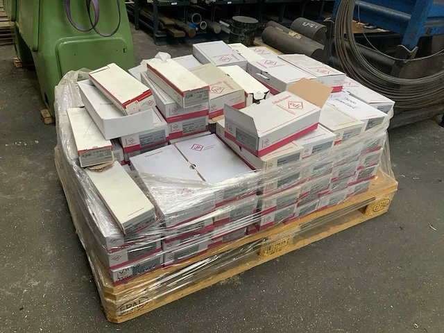 Edi hang-en sluitwerk - afbeelding 1 van  4