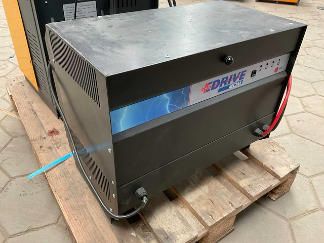 Edm 2480m.e acculader - afbeelding 1 van  5