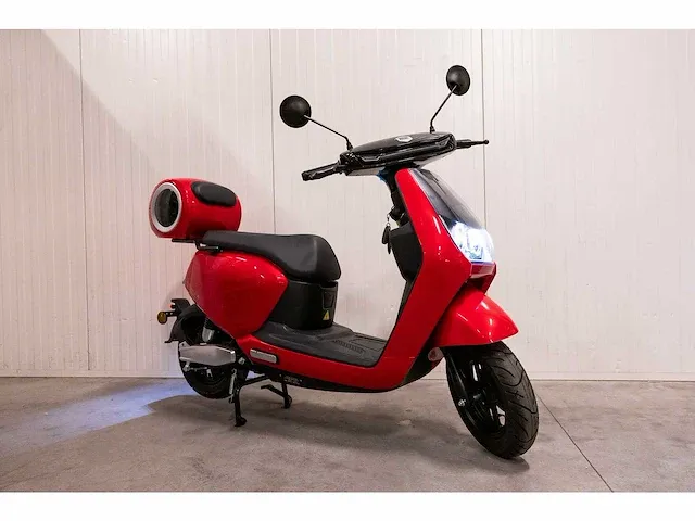 Edrive - milano - elektrische scooter - afbeelding 9 van  16