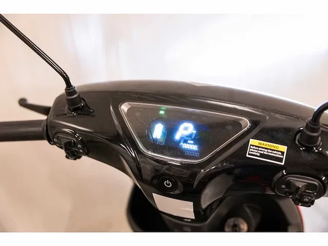 Edrive - milano - elektrische scooter - afbeelding 6 van  16