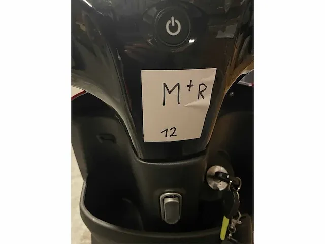 Edrive - milano - elektrische scooter - afbeelding 8 van  16