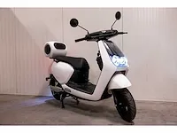 Edrive - milano - elektrische scooter - afbeelding 7 van  14