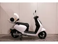 Edrive - milano - elektrische scooter - afbeelding 15 van  17
