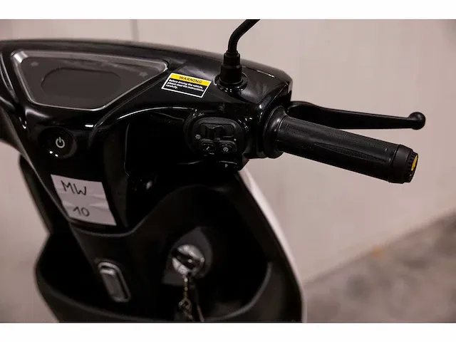 Edrive - milano - elektrische scooter - afbeelding 5 van  15