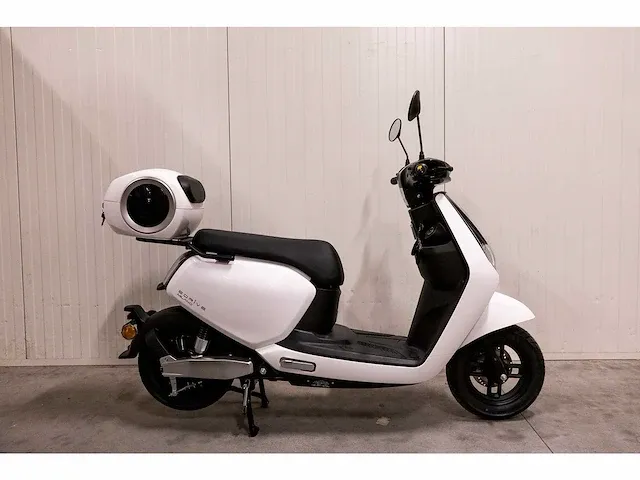 Edrive - milano - elektrische scooter - afbeelding 10 van  15