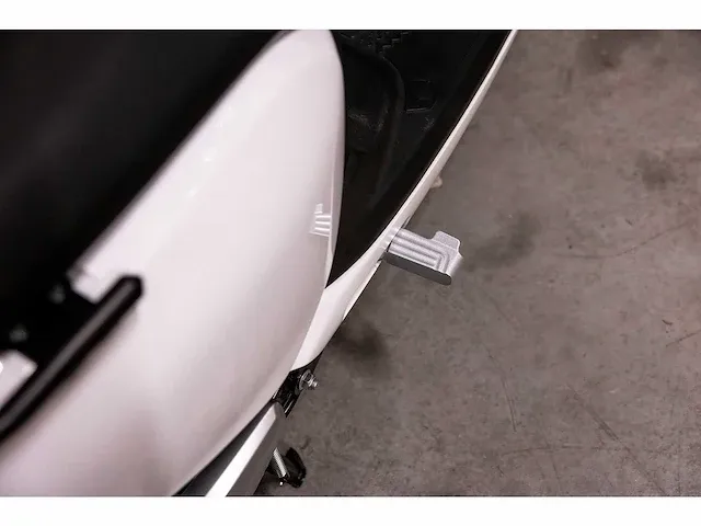 Edrive - milano - elektrische scooter - afbeelding 15 van  15