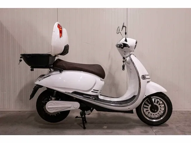 Edrive - torino - elektrische scooter - afbeelding 9 van  13