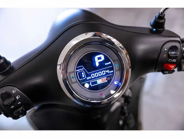 Edrive - torino - elektrische scooter - afbeelding 5 van  13